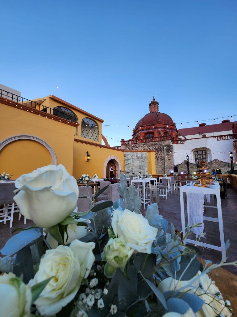 rosas blancas en  Eventos Hotel San Diego
