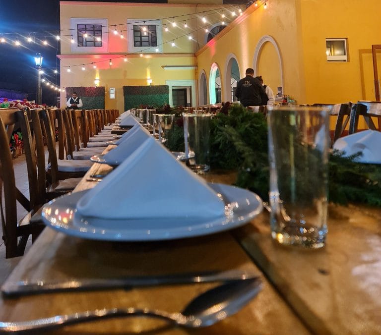 Plato con servilleta Eventos Hotel San Diego