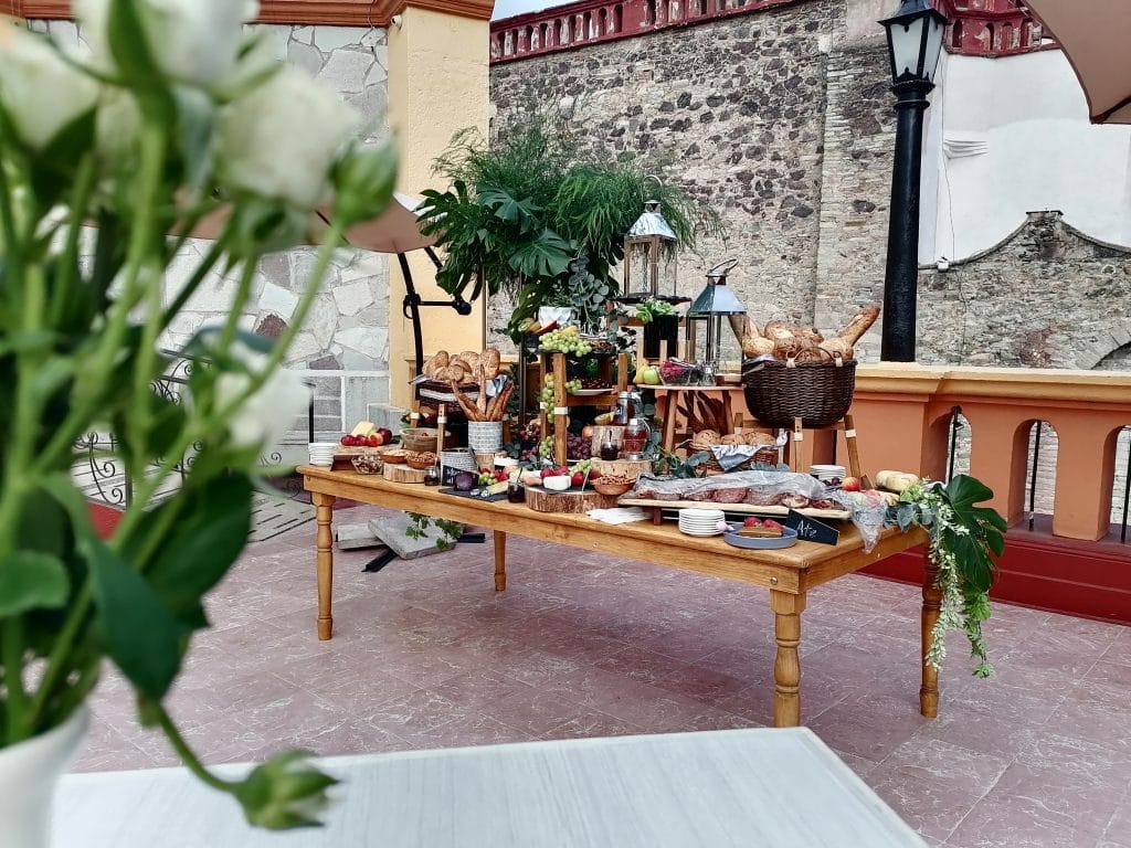 Mesa con apetitivos Eventos Hotel San Diego